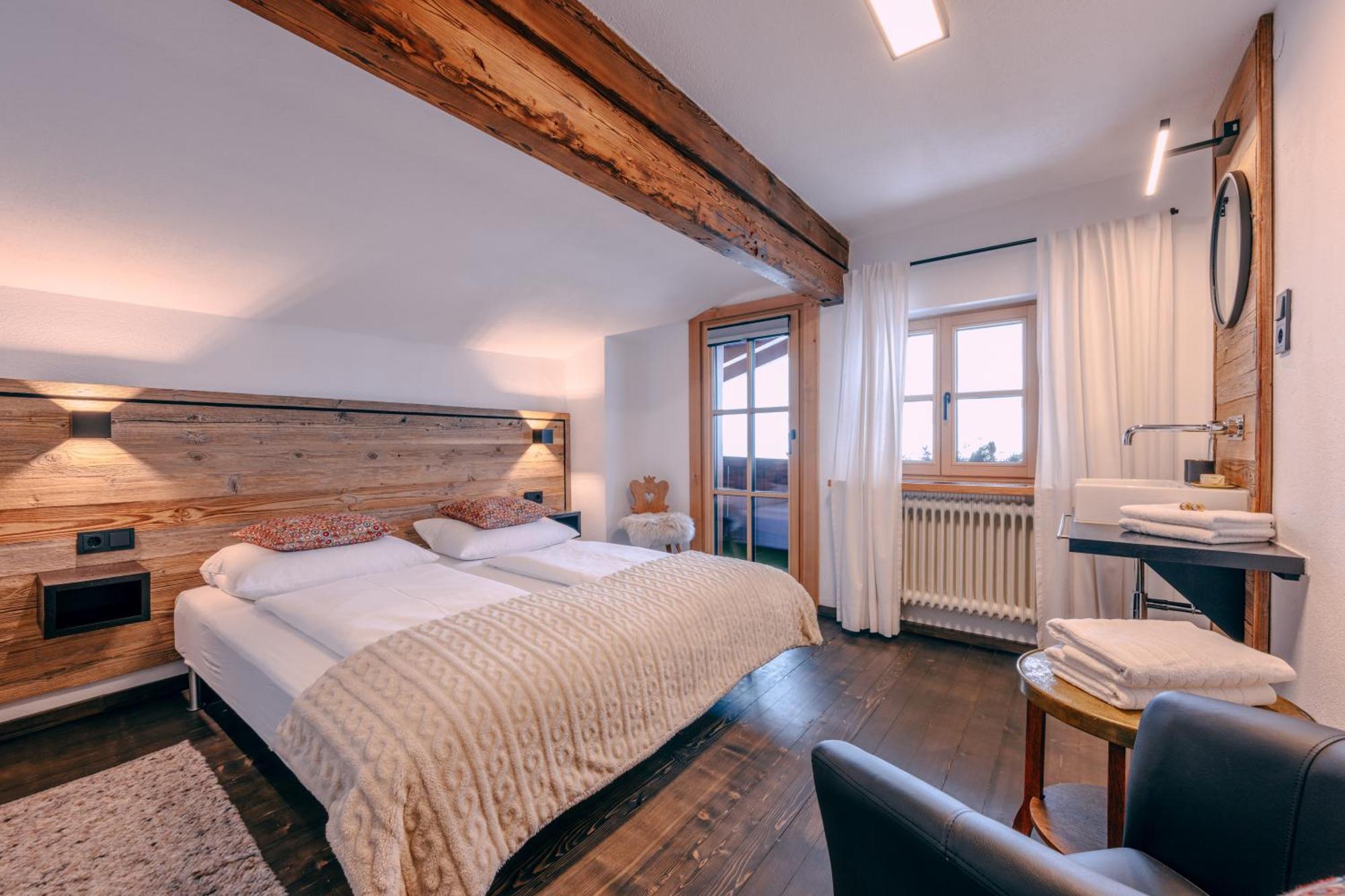 Haus Richard Falch - Inklusive Kostenloser Premium-Sommerkarte Санкт Антон ам Арлберг Екстериор снимка